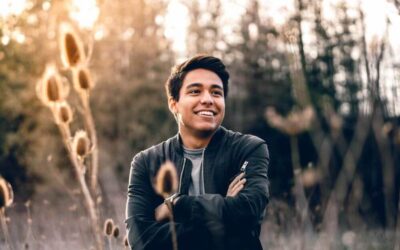 Implants vs. Dentures: Which Is Right for You?